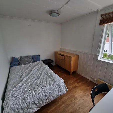 Ubytování v soukromí Private In Shared House 2baths